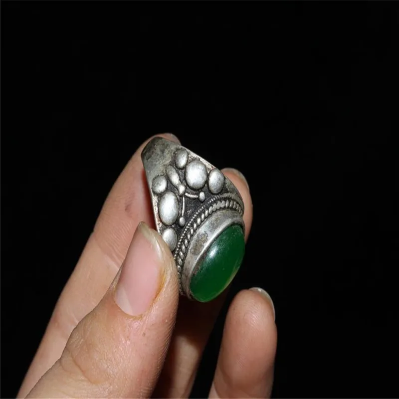 Кольцо из китайского старого тибетского и непальского серебра с зеленым
