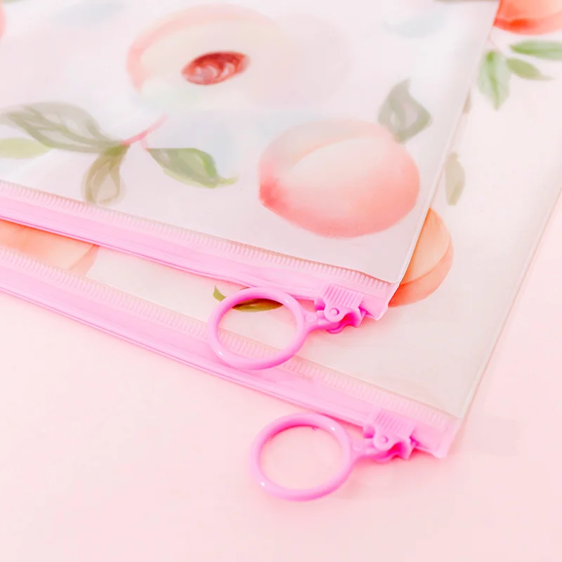 Пенал розовый персиковый на молнии с кольцом из ПВХ папка для документов сумка