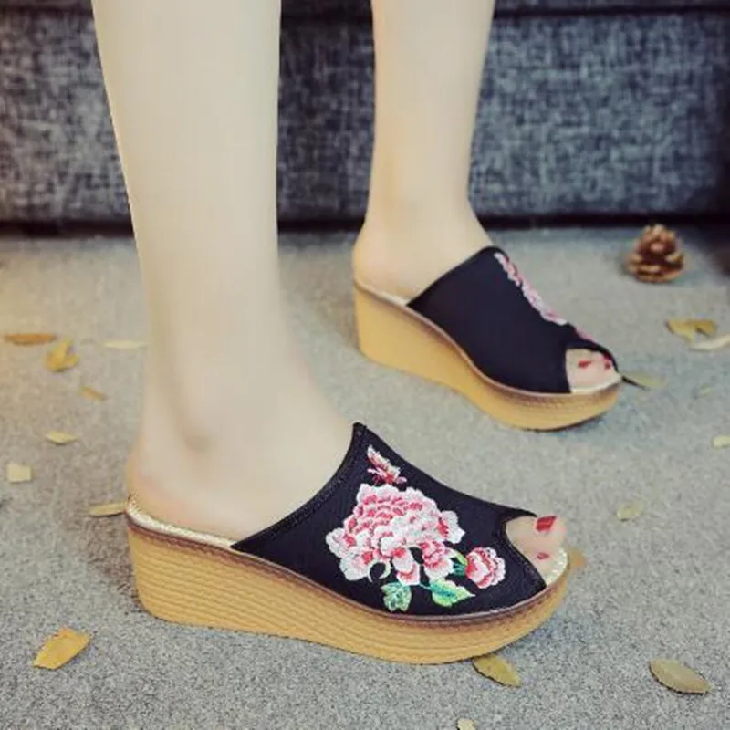 Open Mouth Canvas Wedge Slippers for Women Peep Toe Floral Embroidery Slides Platform Slippers Casual Summer Shoe Ladies Sandals