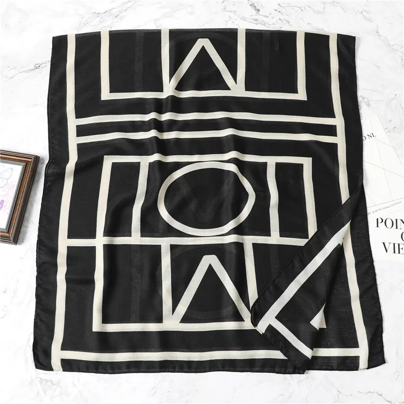 

2020 New Luxury Brand Autumn And Winter Fashion Cotton Linen Scarf Designer Scarf Ladies Autumn And Winter Simple Color Matchin