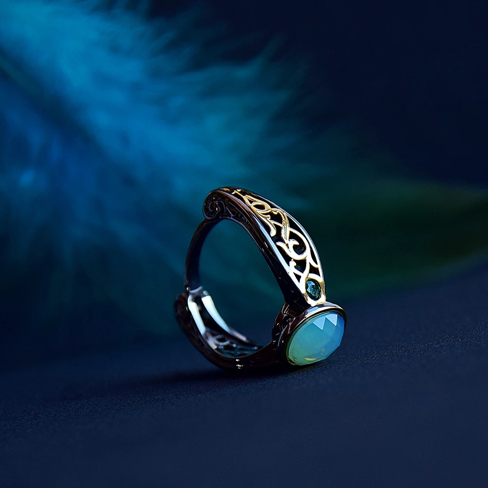Кольцо с золотым узором классические кольца овальным камнем зеленого цвета