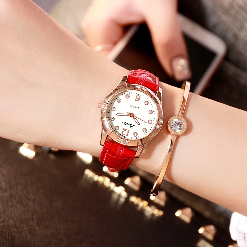 

Nice PopTop Luxury Brand Ladies Diamond Watch Ladies Love Leather Strap Water Diamond British Watch Fashion Luxury Quartz Watch