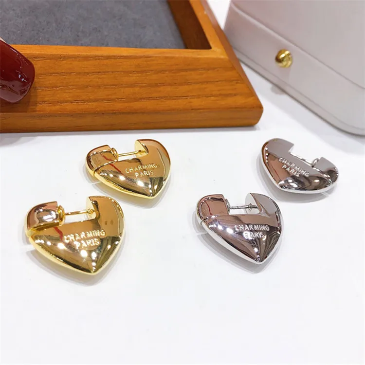 

Delicate Korean New Trendy Earrings for Women Solid Color Heart Charming Paris Stud Earrings Female Elegant Romantic Ear Studs