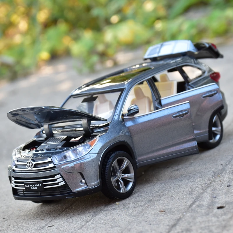 Модель автомобиля Toyota Highlander 1:32 литой автомобиль из сплава Игрушечная модель