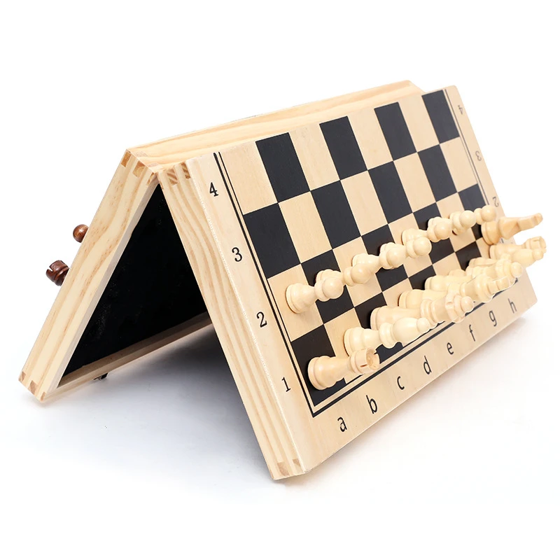 

4 Queens Wooden Magnetic Chess Set Exquisite Travel Game Wooden Chess Pieces Foldable Chessboard with Chessman as Gift or Toy