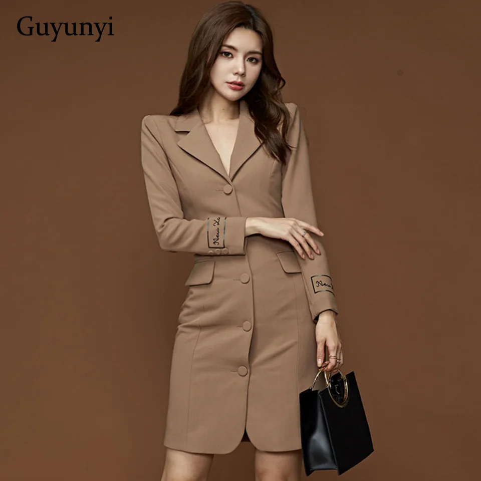 Женское офисное платье цвета хаки простое однобортное облегающее праздвечерние