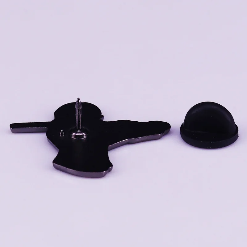 

P4992 Dongmanli Classic Movie Killer Hard Enamel Pins Brooch Women Lapel Backpack Bags Badge Jewelry Gifts