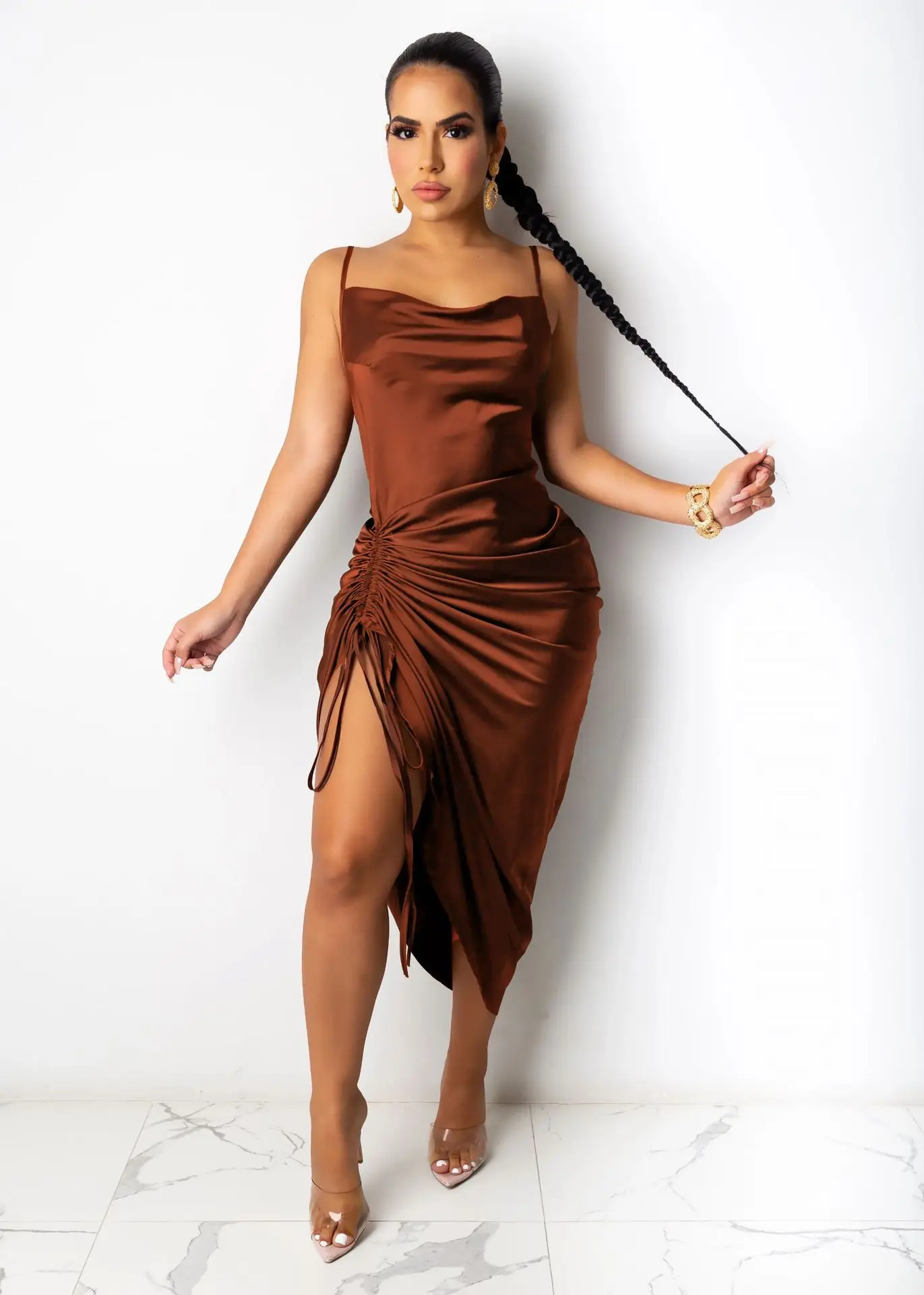 

Charming Women Spaghetti Strap Dress Draped Side Split 2021 Spring Sexy Lady Sleeveless Bodycon Knee Length Dresses Night Club