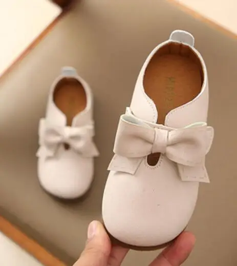beige white Новая повседневная кожаная обувь с бантом на плоской подошве для маленьких девочек; цвет белый, черный, розовый; школьная обувь для девочек 1, 2, 3, 4, 5, 6, 7, 8, 9 лет - Цвет: beige white
