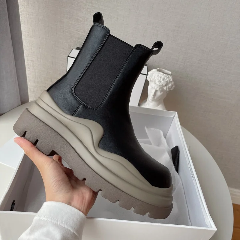 

Chunky j Chelsea boots Chimney boots Avocado ankle boots English style Martin boots lady