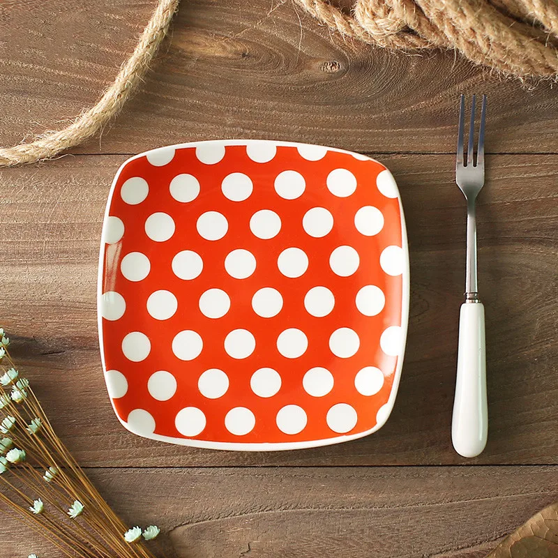 С геометрическим рисунком с изображением сыр пластин цвета слоновой кости