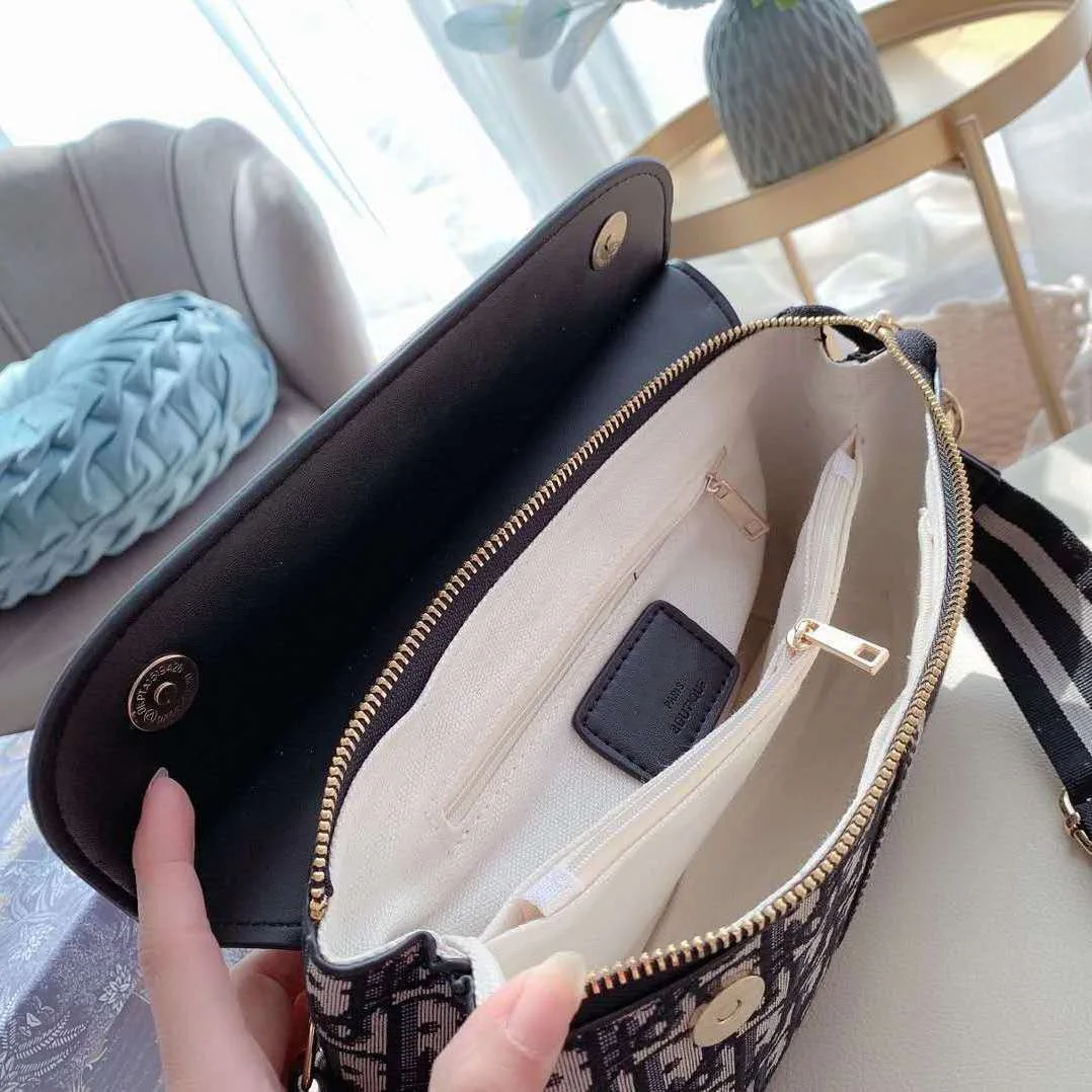 

2021 New Women Designer Ladies Leather Flap Shoulder Dinner Bag