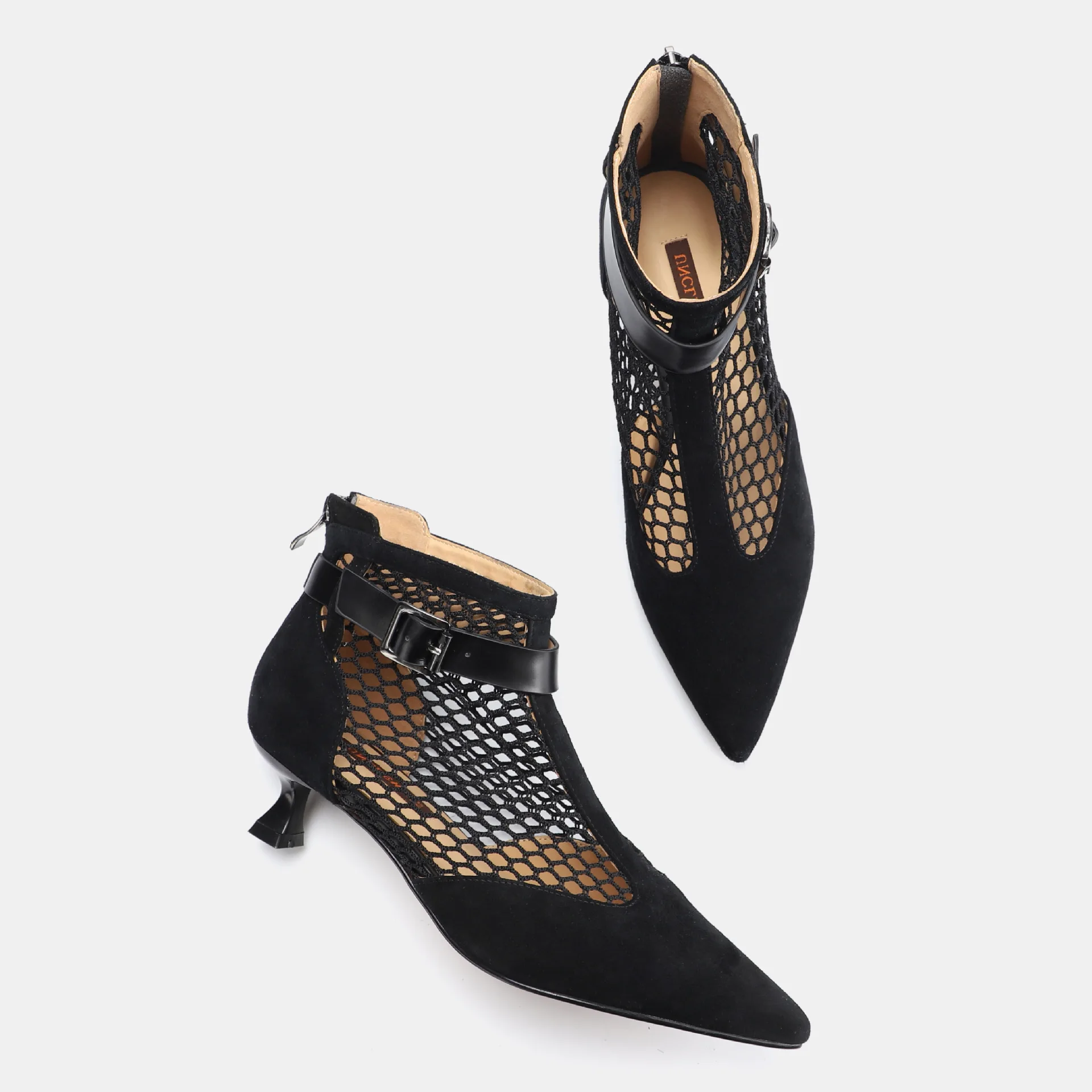 

Uncle Wu's New 2021 Spring Tennis Boots with High Heels Are Hollow And Breathable, Showing Thin And Thin Heels And Net Red