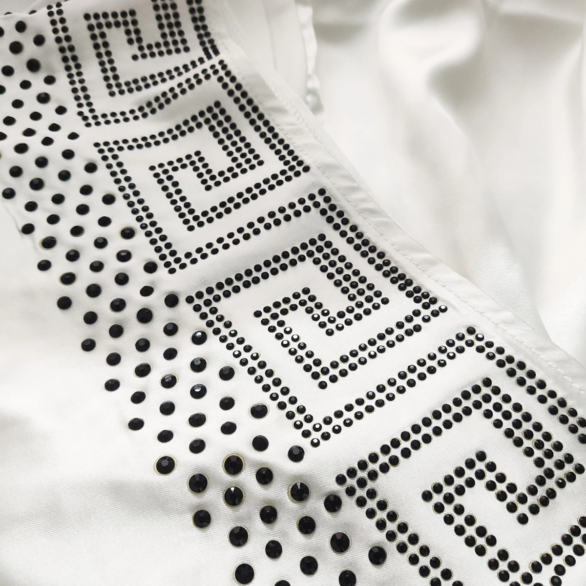

Dashiki Dress Silk imitations Beading Abaya Dubai Maxi Bazin African Design Vintage Long Sleeve Robe Gowns Sexy Lady Party