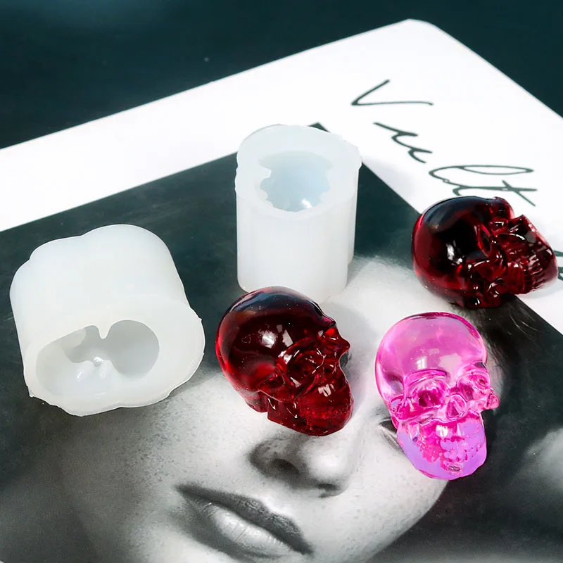 Силиконовая форма в виде маленького черепа из эпоксидной смолы сделай сам