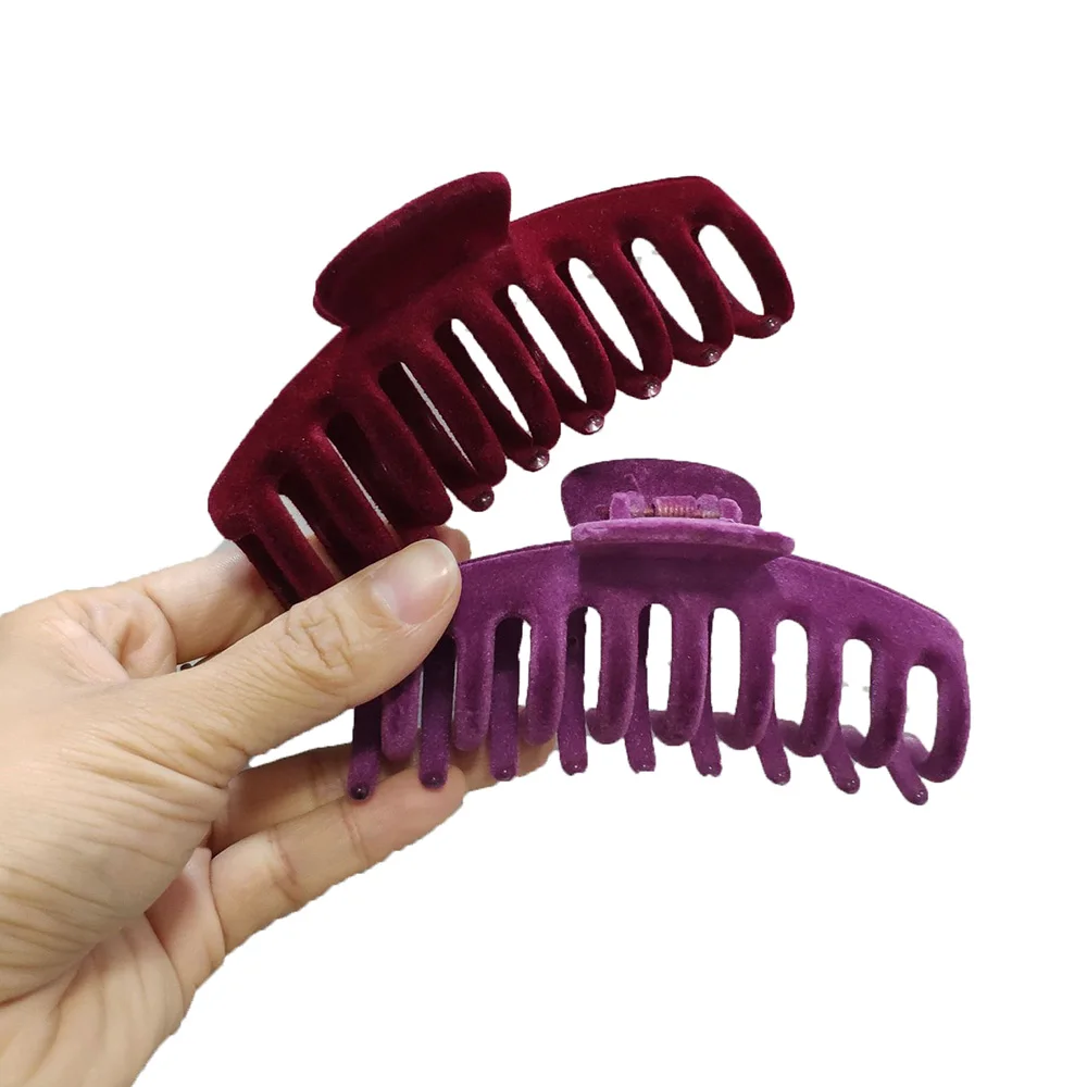 

1PC Velvet Hair Claws Crab Clamps For Women Charm Solid Color Hair Clips Retro Make up Headwear Hair Styling Tool