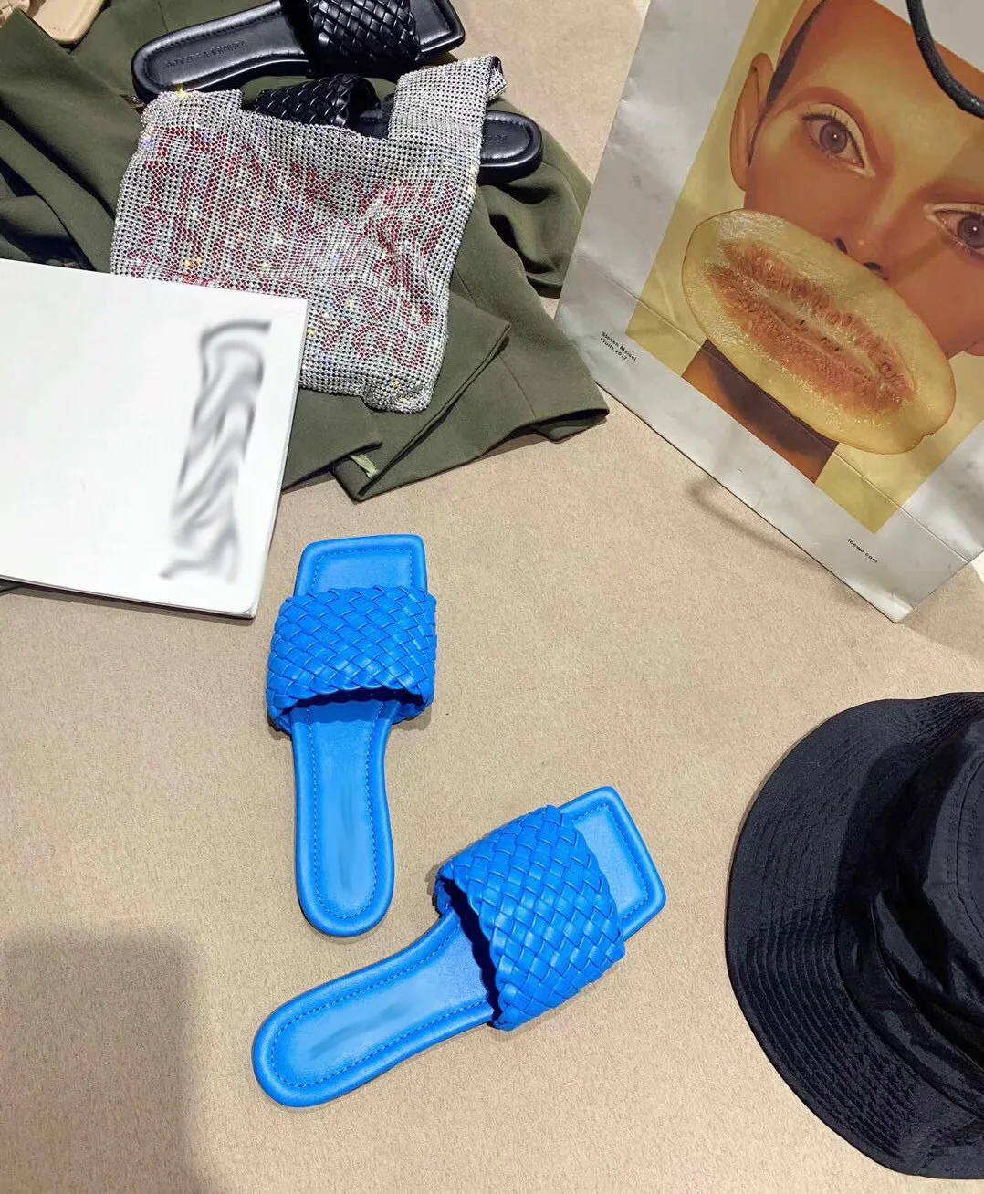 

one-word slippers, women's summer outdoor wear, new flat-bottom sandals, fashionable beach sandals and slippers, outdoor wear