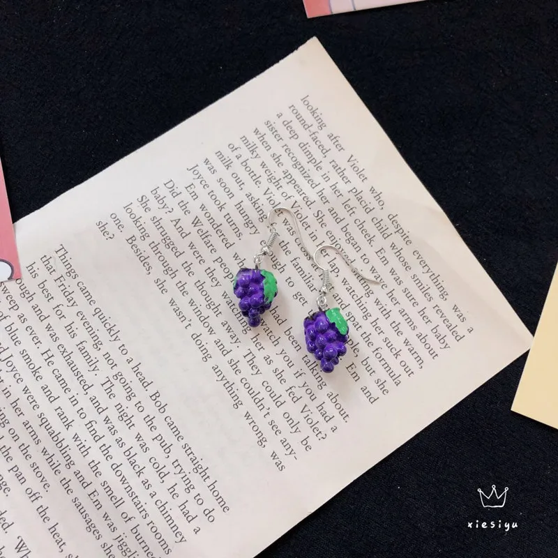 

Resin Grape Earrings for Women Fruit Lovers Gift Purple Beaded Grapes with Green Leaves Hooked Dangled Earrings Grape GSVB367DG