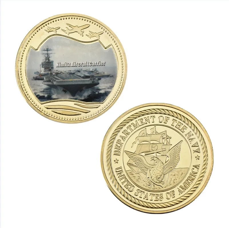 Военный летательный аппарат темно-синего цвета с золотым покрытием