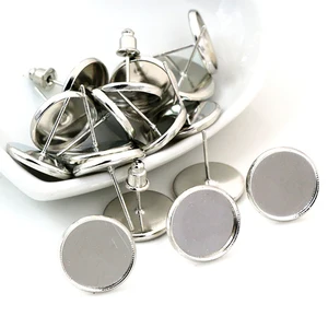 12 мм 50 шт белый k (родий) цвета покрытые нержавеющие железные серьги шпильки (с ушной вилкой) основание, подходит 12 мм Стеклянные Кабошоны-M2-01