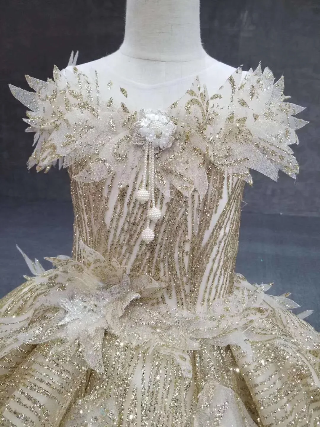 2019 г. Золотое кружевное блестящее платье с цветочным узором для девочек