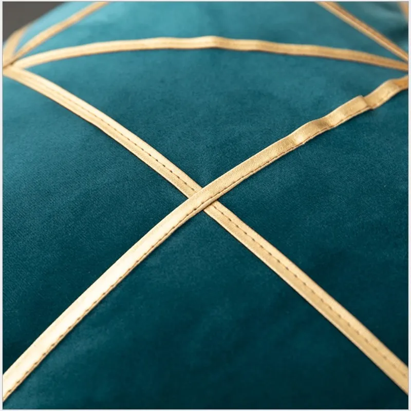 Наволочка из ПУ кожи с вышивкой и аппликацией бежевая желтая синяя красная