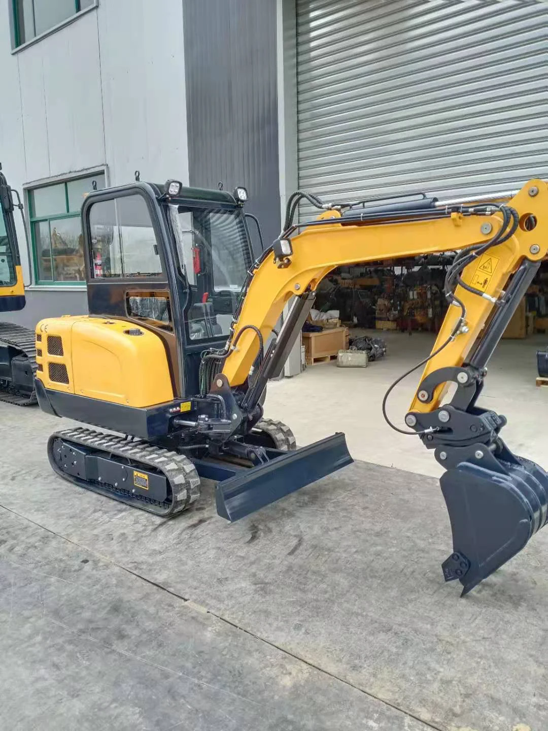 Рисунок 2 - Китайский бренд, 3-тонный мини-экскаватор