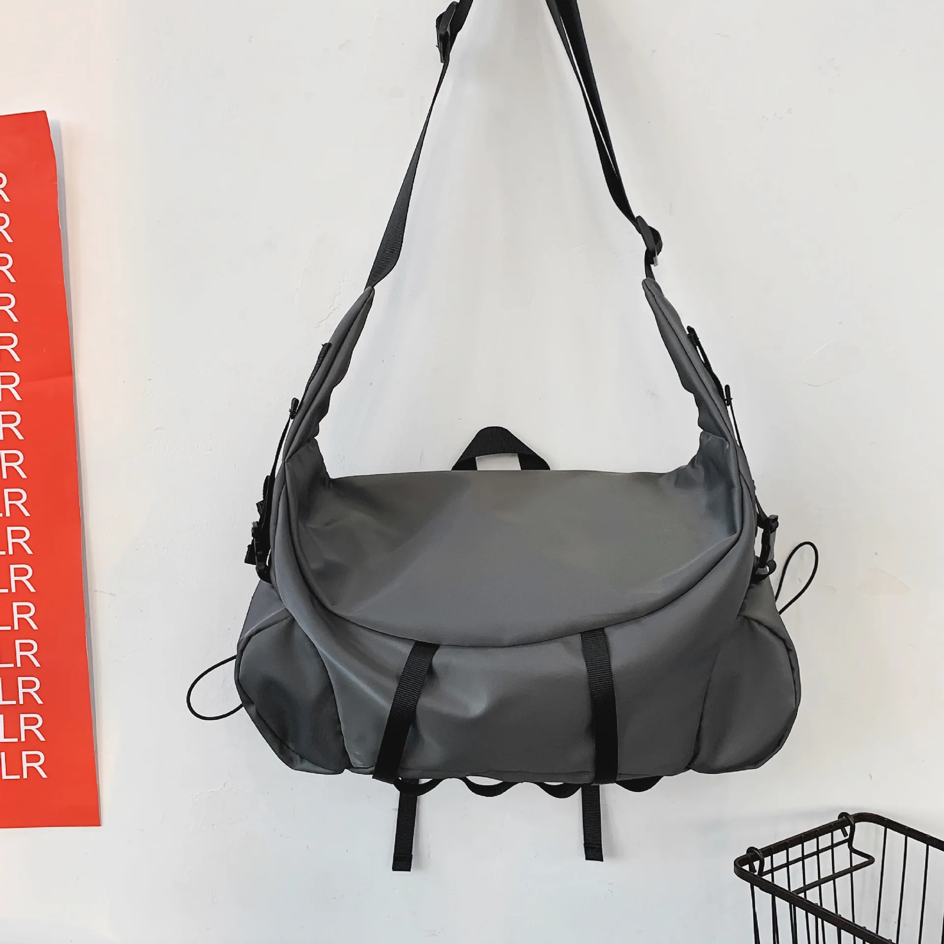 

2021 Handbag Broadband Single Shoulder Messenger Bag Multi-functional large Capacity Travel bag