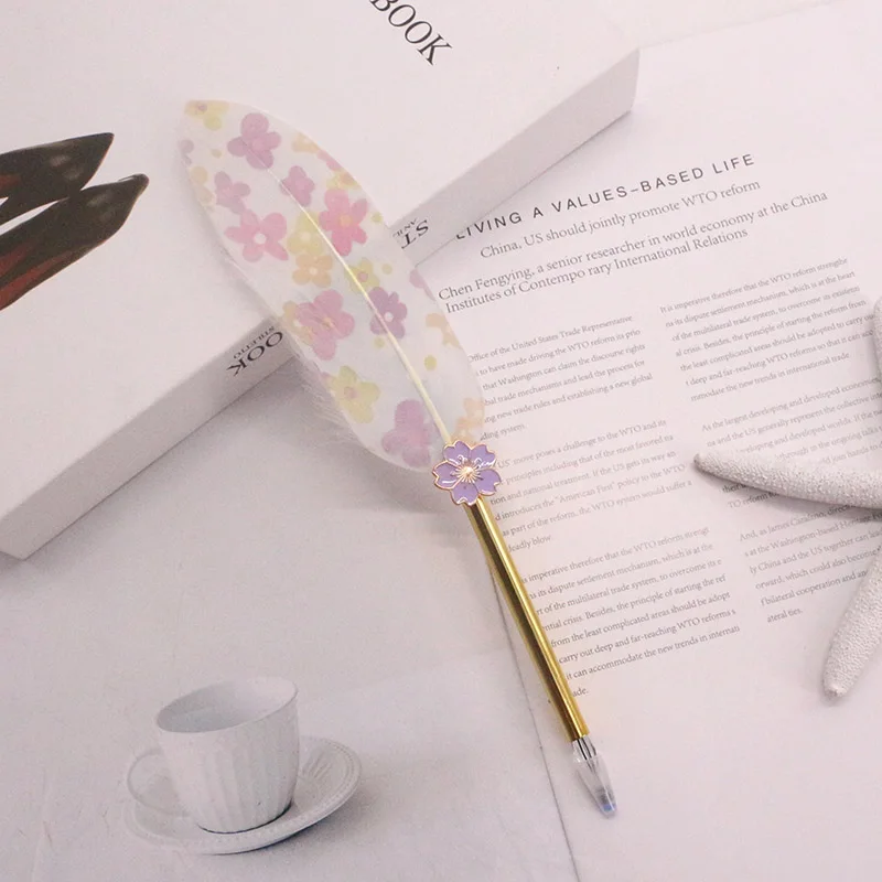 Популярная гелевая ручка с разноцветными перьями подарок на День учителя