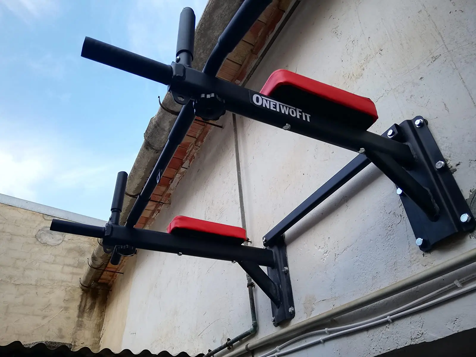 ONETWOFIT подтягивающий брусок настенный горизонтальный для тренировок тренажерный