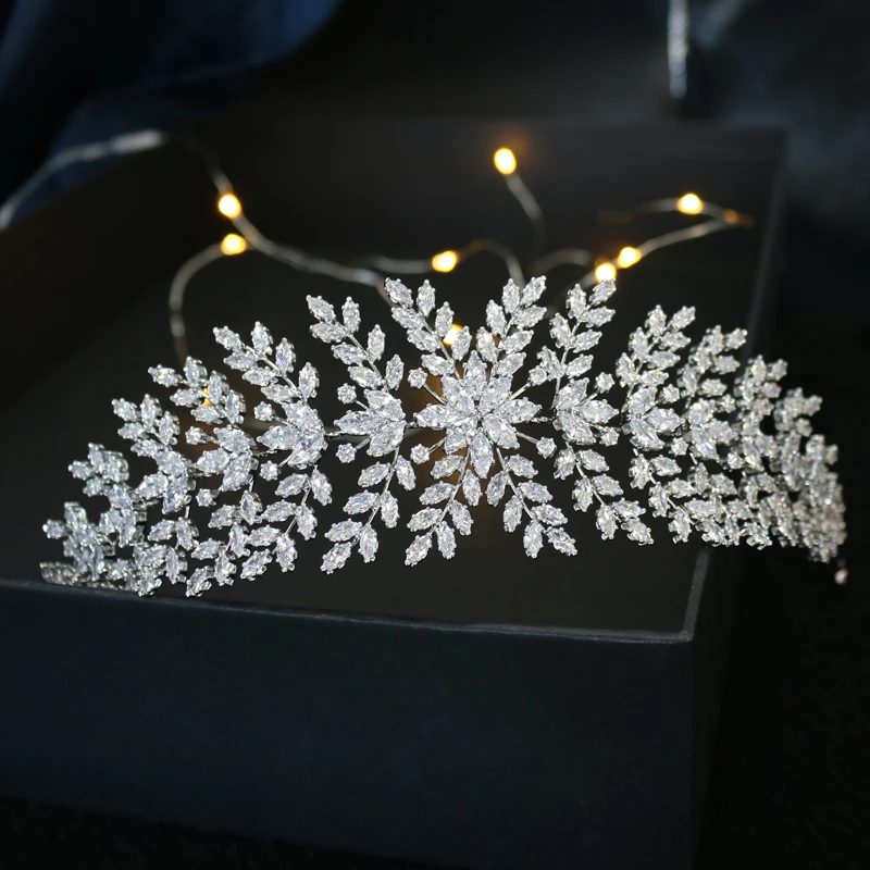 

Ymor Shiny Baroque Crystals Fashion Bridal Headwear Wedding Hair Accessories Hair Band Brides Birthday Crown Tiaras Engagement