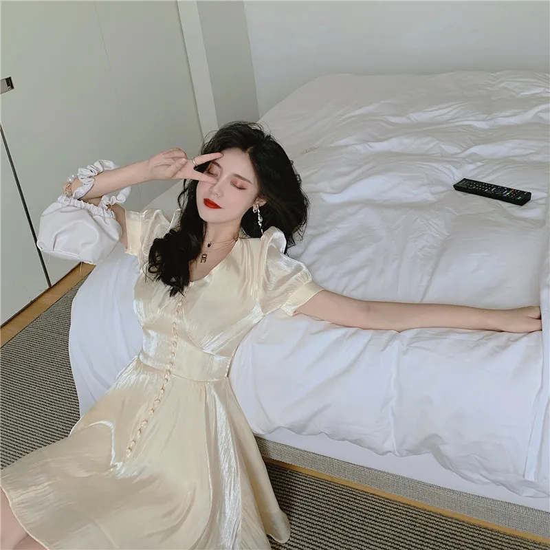 

2021 New Summer Women French Romantic Dress V Neck Apricot Pink Feminine Chic Dress Puff Sleeve Elegant Korean Party Mini Dress