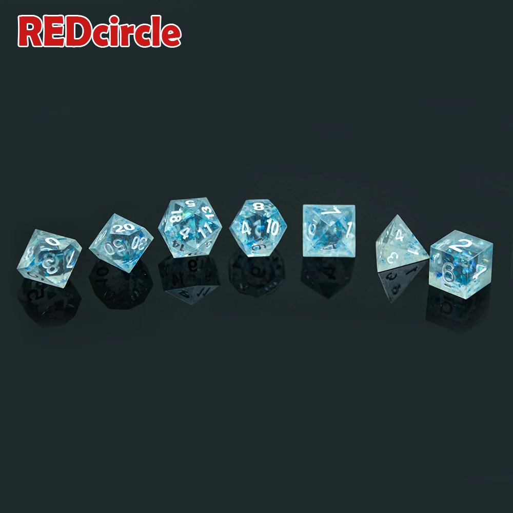 Высококачественные красочные острые края и красивые игральные кости ручной