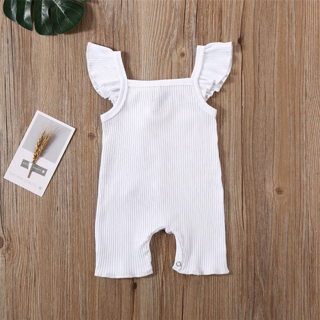 Летний комбинезон для новорожденных однотонный без рукавов с оборками на