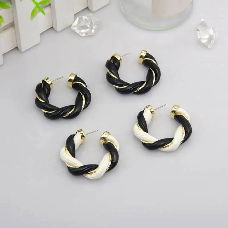 

Fashion Leather Metal Twist Braided Earrings Autumn Winter New Jewelry Big Temperament Earings Wholesale Beige Black