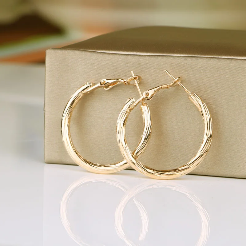 

Hgflyxu Gold Silver Color Round Small Hoop Earring for Women Alloy Trendy Jewelry wholesale Earings Women Accessories 2020 HOT