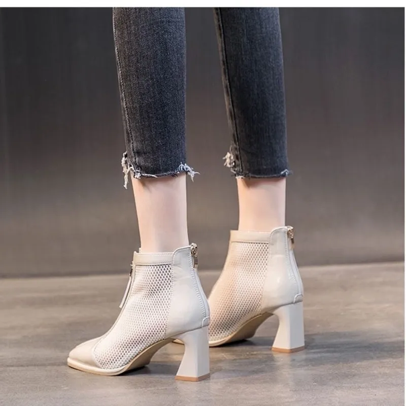 

Mesh Hollow Chelsea Short Boots Women 2021 New Summer Thin Section Breathable Thick Heel Martin Boots Female High Top Sandals