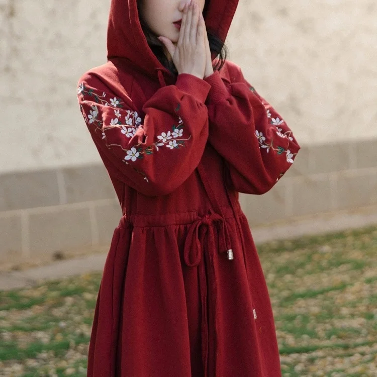 

Женское плюшевое платье-свитер с капюшоном и эластичной талией