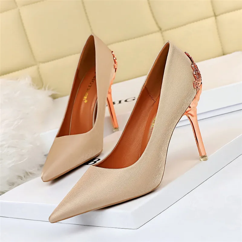 

BIGTREE Fashion Women Shoes Metal Carved Thin Heel Bride Wedding High Heels Pumps Women Dress 2020 Sexy Pointed Toe Ladies Shoes