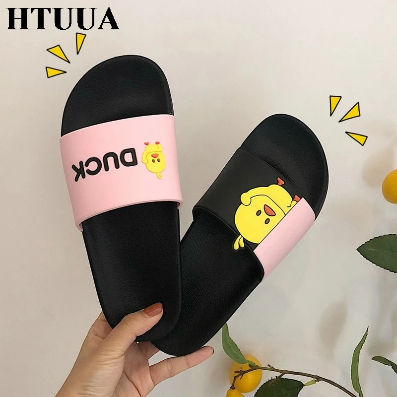 HTUUA/милые Мультяшные тапочки в виде уток; женские летние шлепанцы на плоской подошве; пляжные шлепанцы для дома и ванной; женская обувь; SX2069