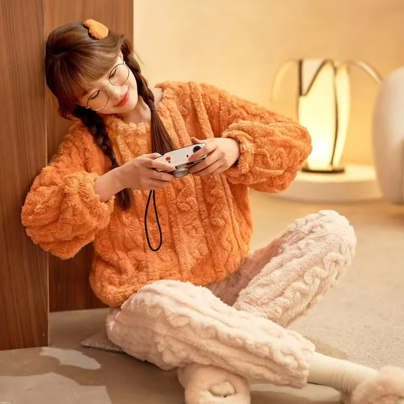 New Pajamas Set For Women Autumn Winter Thick Warm Flannel Pyjamas Suit Long Sleeves 2Piece /Set Home Clothes Female
