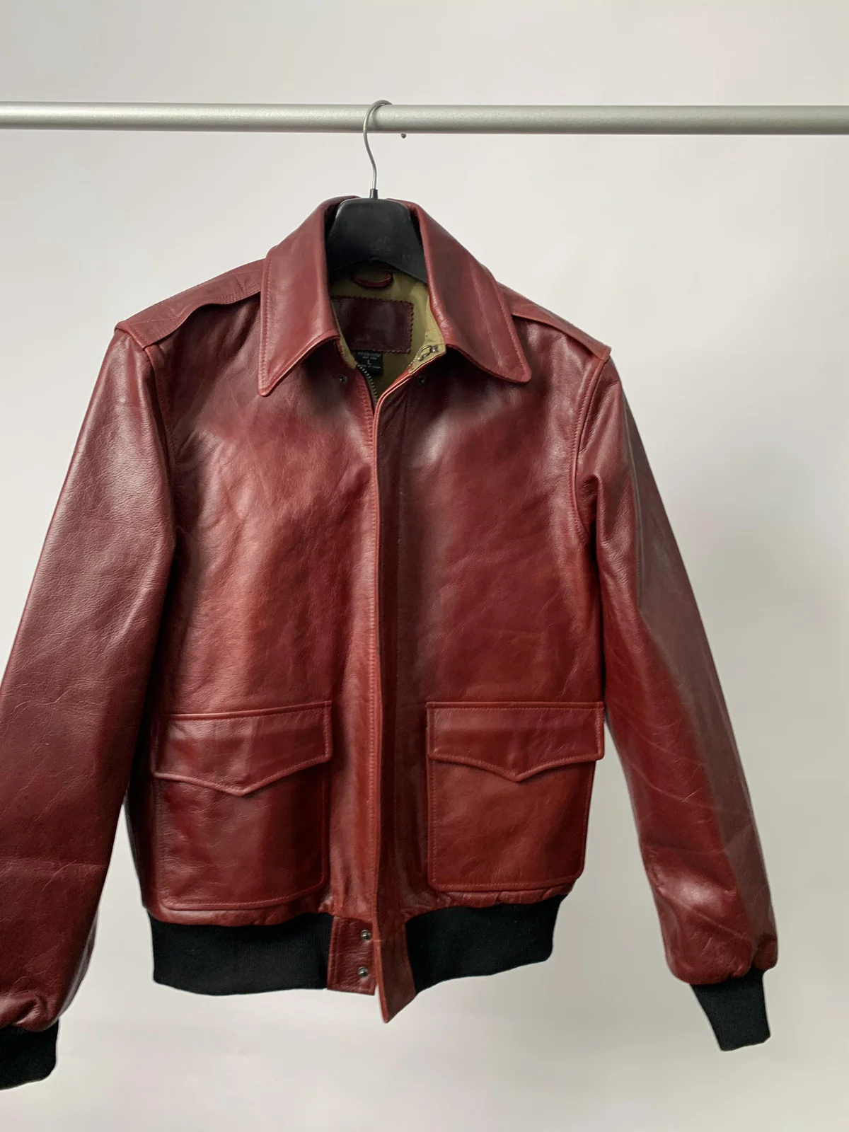 

Мужская летная куртка из натуральной воловьей кожи, с двумя карманами