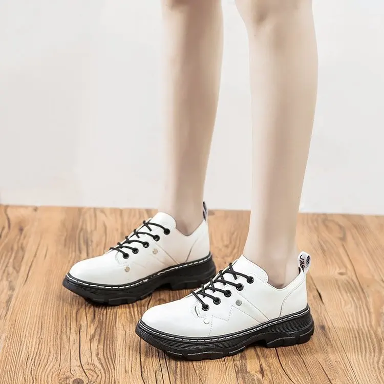 

Autumn 2021 retro British simple fashion with a small leather shoe platform strap soft girl students casual single shoes