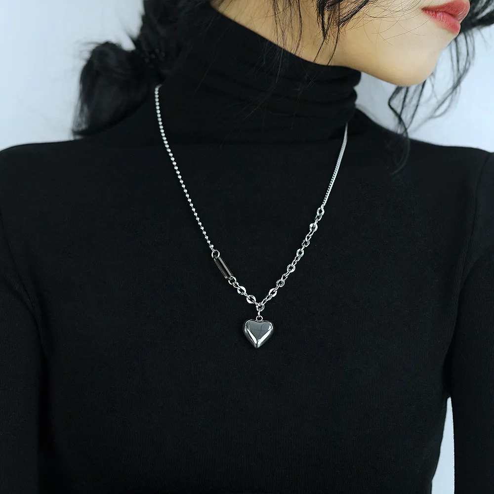 

CH-492 European and American light luxury peach heart titanium steel necklace fashion good luck double layered sweater chain