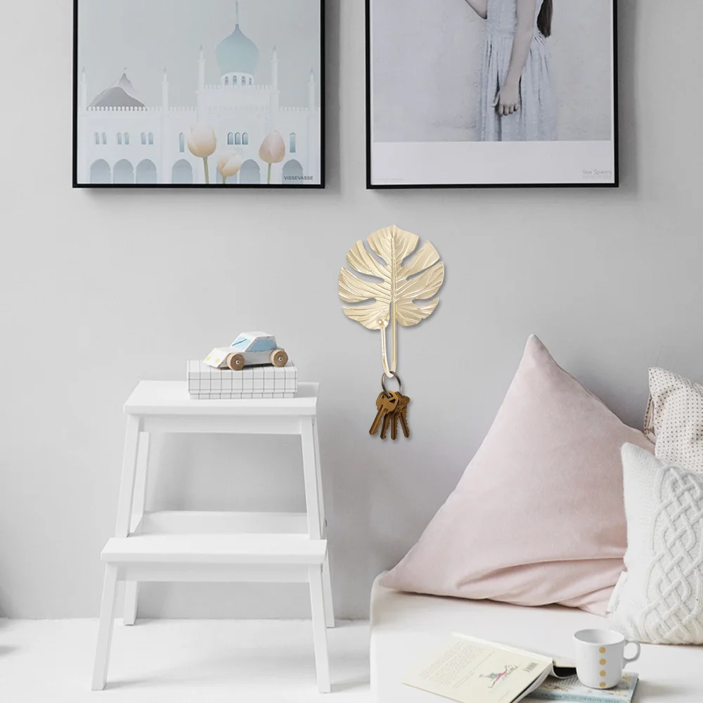 

5Pcs Wall mounted Hooks Bathroom Hooks Home Iron Hooks (Golden, Random Style)