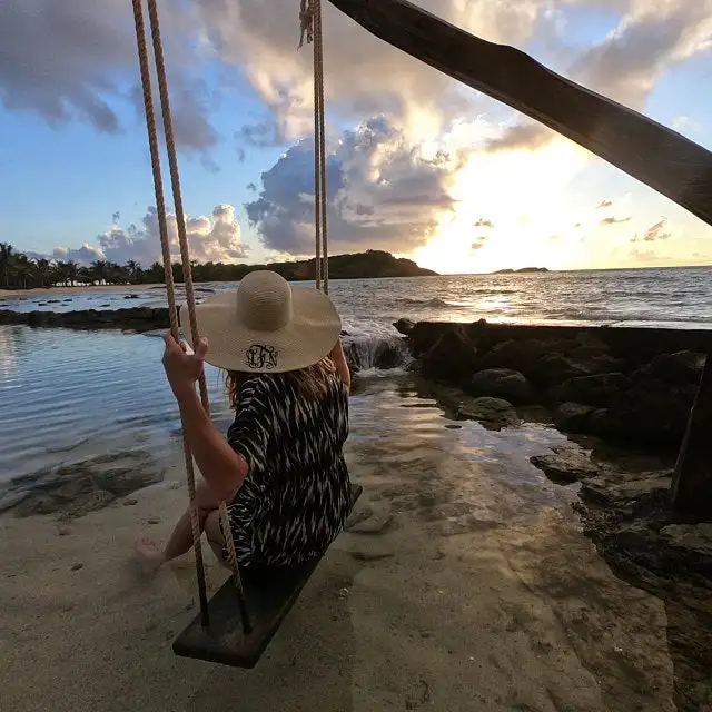 Персонализированный с монограммой флоппи женская шляпа от солнца текстовый