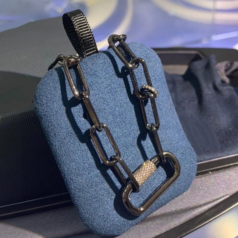 

Brand 1:1Luxury Fashion Bracelet High Quality Black Color Square Single Inlaid Sides Bangle Zirconia Stones Women Jewelry Gift