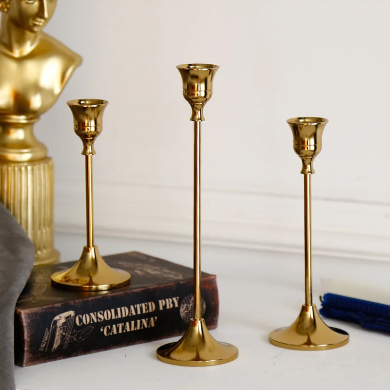 

Modern Creative Decor Light Luxury Gold Home Decor Iron Candlestick Romantic Dinner Accessories Table Decoration Candle Holder