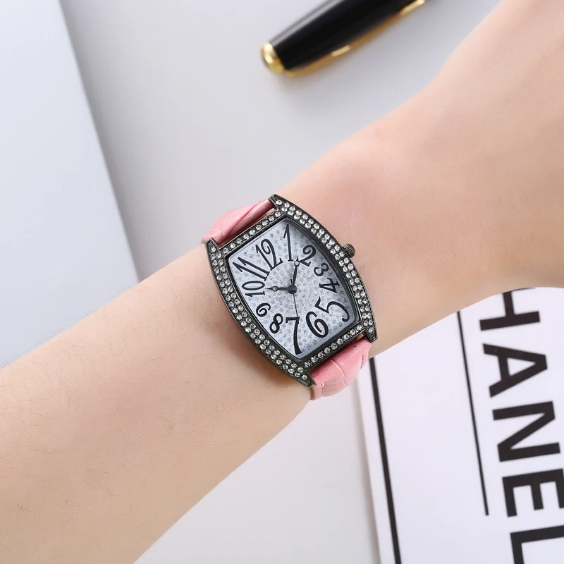 

White Dial Starry Diamond Men's Wine Barrel Watch Fashion Couple Quartz Women's Watch