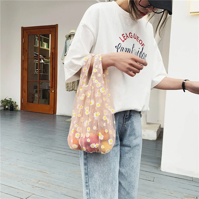 

Women's Gentle Hand Cross Bag 2020 Summer New Fashion Mesh Embroidery Little Daisy Cute Little Fresh Fairy Shopping Bag Tote